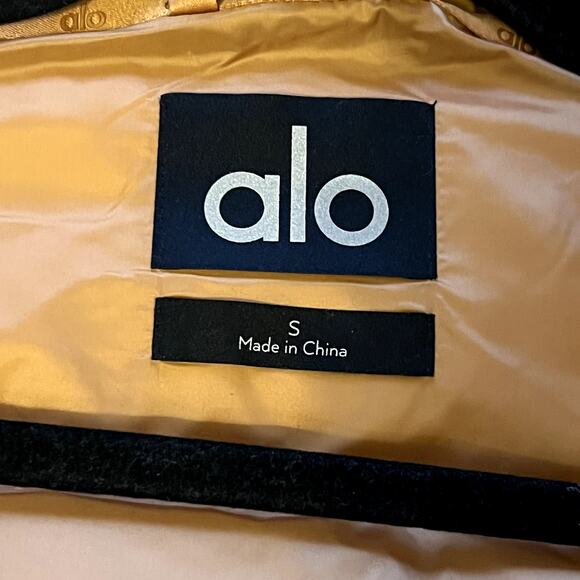 Alo Yoga Gold Rush Puffer Vest Toffee Size S - Picture 6 of 6